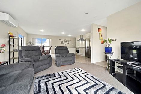 Photo of property in 5 Pipipi Crescent, Takanini, 2112