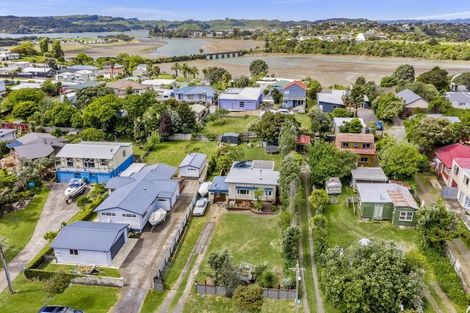 Photo of property in 14 Smith Street, Raglan, 3225