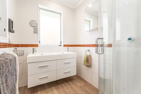 Photo of property in 52 Katherine Mansfield Drive, Whitemans Valley, Upper Hutt, 5371