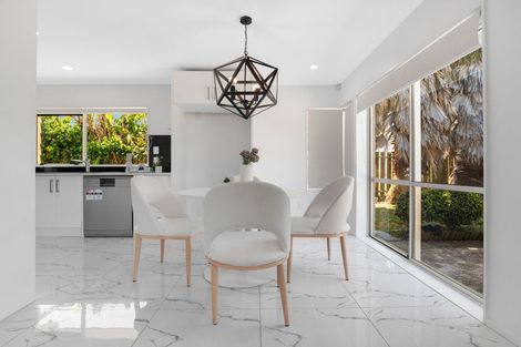 Photo of property in 20 Horlicks Place, Randwick Park, Auckland, 2105