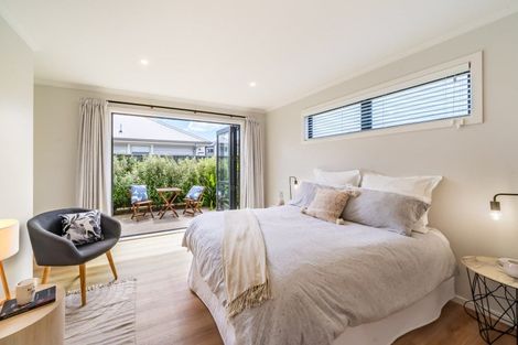 Photo of property in 6 Pateke Drive, Kenepuru, Porirua, 5022
