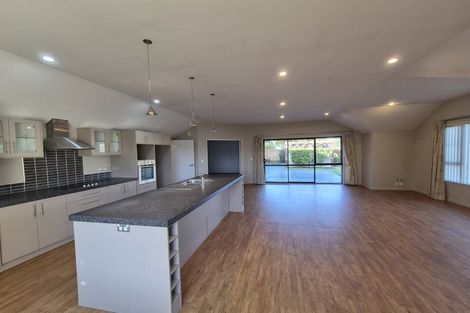 Photo of property in 29 Foresters Crescent, Parklands, Christchurch, 8083