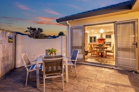 Photo of property in 5 Rosebank Place, Avalon, Lower Hutt, 5011