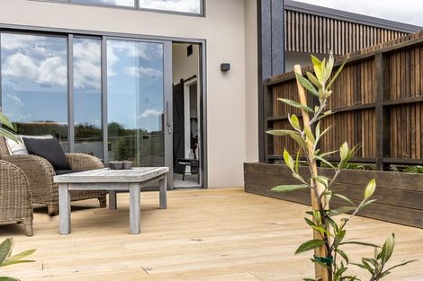 Photo of property in 8 Mirek Street, Waikanae, 5036