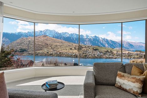 Photo of property in 62 Hensman Road, Queenstown, 9300