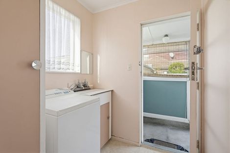 Photo of property in 15-16 Amberley Grove, Hutt Central, Lower Hutt, 5010