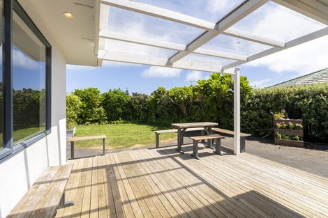 Photo of property in 9 Caughley Place, Otaki Beach, Otaki, 5512