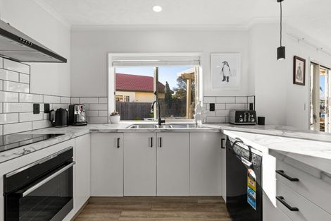 Photo of property in 5 Wilton Row, Taradale, Napier, 4112