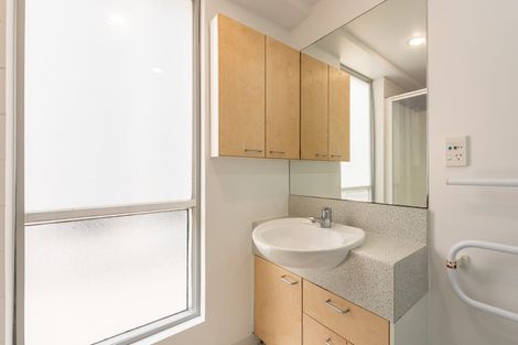 Photo of property in Terrace Heights Apartments, 2c/163 The Terrace, Wellington Central, Wellington, 6011