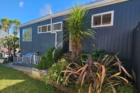 Photo of property in 21 Valley View Road, Glenfield, Auckland, 0629