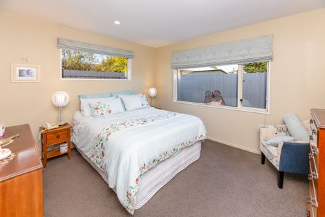 Photo of property in 4 Daniels Road, Redwood, Christchurch, 8051