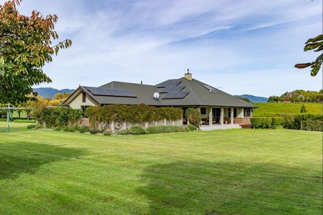 Photo of property in 22 Waipuna Grove, Levin, 5571
