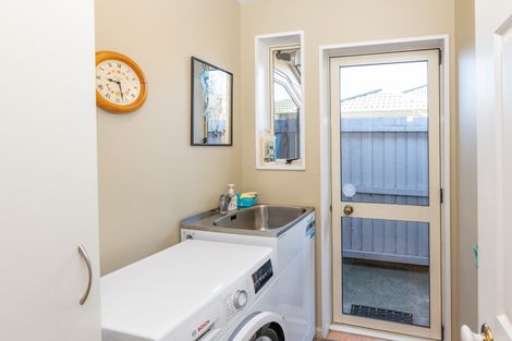 Photo of property in 4 Daniels Road, Redwood, Christchurch, 8051
