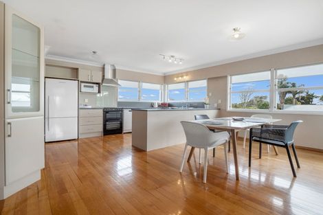 Photo of property in 12 Racecourse Road, Waiuku, 2123