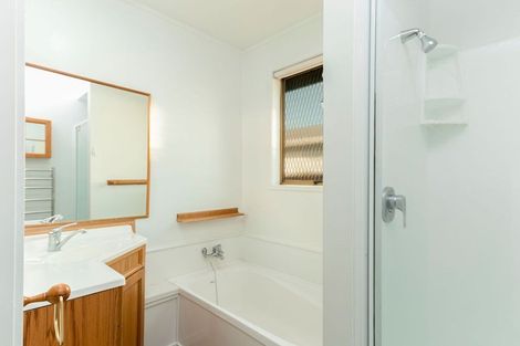 Photo of property in 2/63 Walworth Avenue, Pakuranga Heights, Auckland, 2010