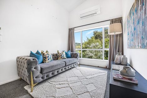 Photo of property in 28 Shah Place, Glen Eden, Auckland, 0602