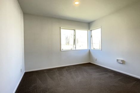 Photo of property in 68 Barbados Drive, Unsworth Heights, Auckland, 0632