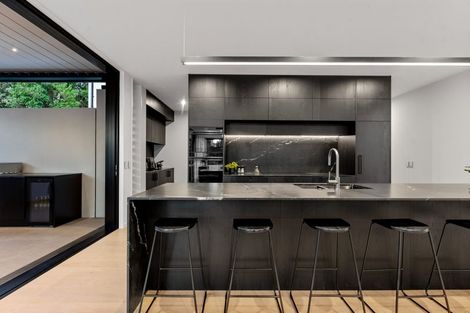 Photo of property in 17a Roland Road, Greenhithe, Auckland, 0632