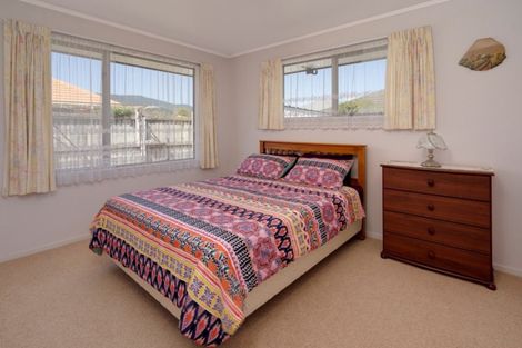 Photo of property in 32 Masefield Street, Stoke, Nelson, 7011