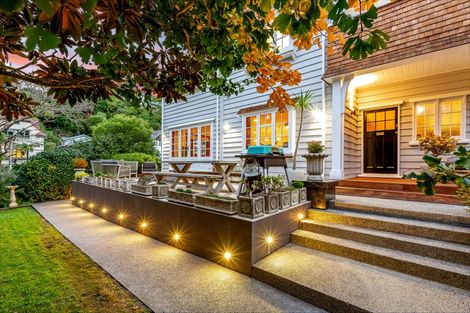 Photo of property in 2 Glen Road, Kelburn, Wellington, 6012