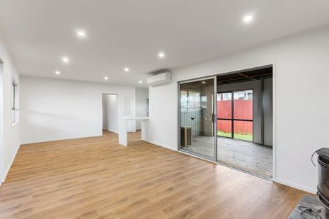 Photo of property in 32 Idlewild Avenue, Mangere, Auckland, 2022