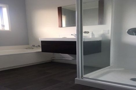 Photo of property in 2/57 Mcintyre Road, Mangere Bridge, Auckland, 2022