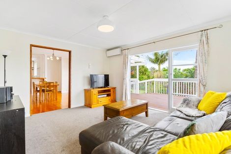 Photo of property in 17 Paramu Avenue, Birkdale, Auckland, 0626
