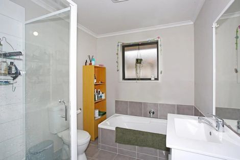 Photo of property in 71 Gibson Road, Tuakau, 2121