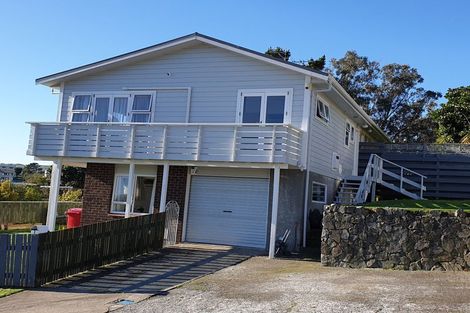 Photo of property in 3 Quinn Grove, Ranui, Porirua, 5024