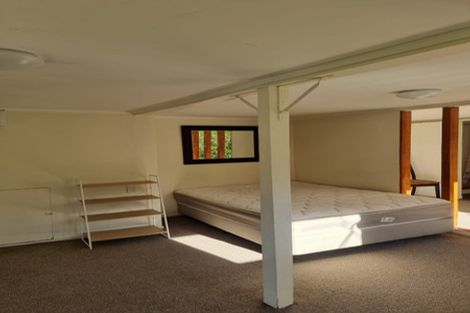 Photo of property in 16 Borlase Street, Brooklyn, Wellington, 6021