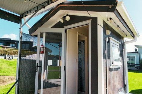 Photo of property in 1 Dawson Place, Cooks Beach, 3591