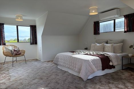 Photo of property in 16 Willowstream Grove, Cloverlea, Palmerston North, 4412