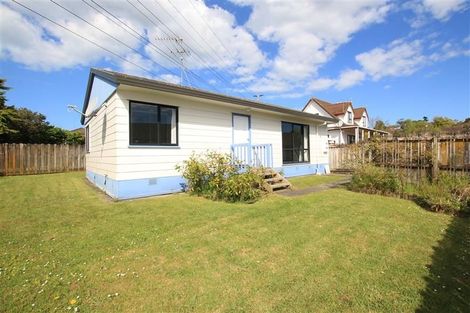 Photo of property in 1/107 Santiago Crescent, Unsworth Heights, Auckland, 0632