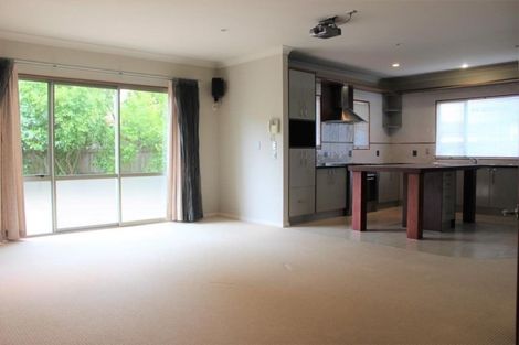 Photo of property in 15 Kaseng Place, East Tamaki Heights, Auckland, 2016