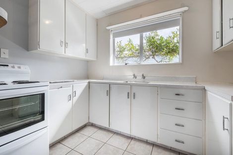 Photo of property in 2/16 Akehurst Avenue, New Lynn, Auckland, 0600