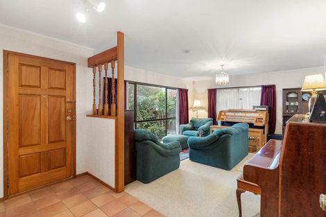 Photo of property in 21 Loloma Drive, Half Moon Bay, Auckland, 2012