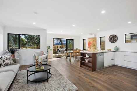 Photo of property in 12 Kurnell Drive, Botany Downs, Auckland, 2010