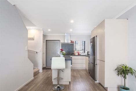 Photo of property in 19/9u Surrey Street, Tawa, Wellington, 5028
