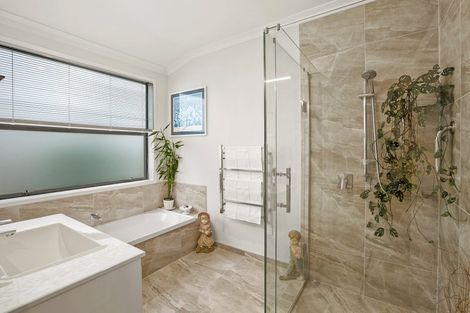 Photo of property in 10 Francis Douglas Drive, Westown, New Plymouth, 4310