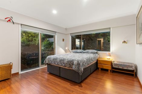 Photo of property in 6 Chelsea View Drive, Chatswood, Auckland, 0626