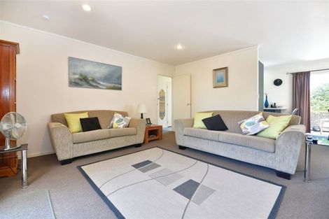 Photo of property in 1/4 Knott Road, Stanmore Bay, Whangaparaoa, 0932