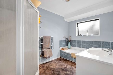 Photo of property in 2 Saxon Woods Drive, Rototuna North, Hamilton, 3210