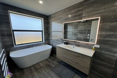 Photo of property in 12 Fountain Place, Rolleston, 7614