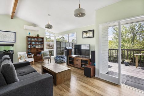 Photo of property in 69a Woodglen Road, Glen Eden, Auckland, 0602