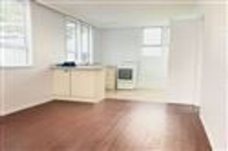 Photo of property in 4/4 Hutchinson Avenue, New Lynn, Auckland, 0600