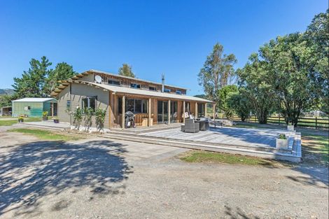 Photo of property in 523 Arapaepae Road, Ohau, Levin, 5570
