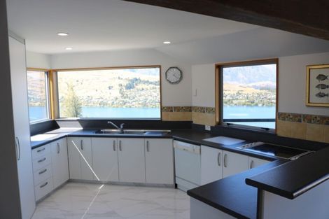 Photo of property in 10 Peregrine Place, Queenstown, 9300