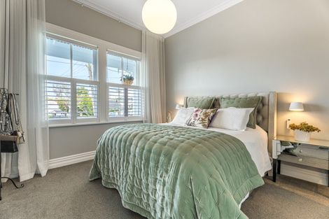 Photo of property in 9 Shoal Bay Road, Devonport, Auckland, 0624