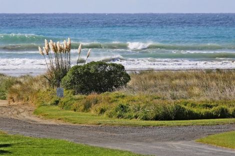 Photo of property in 1 Mchardy Place, Glenfield, Auckland, 0627