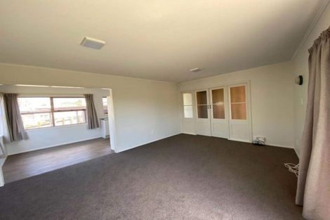 Photo of property in 13 Ilford Crescent, Mangere, Auckland, 2022